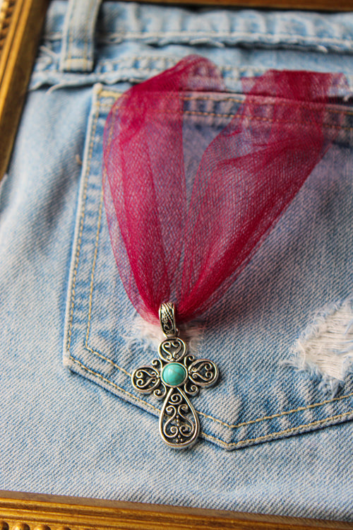 Cruces
cross jewelry
cross necklace
saint cross
religious jewelry
symbolic jewelry
saint inspired jewelry
angel jewelry
celestial jewelry
heavenly jewelry
cloud aesthetic jewelry
halo inspired jewelry