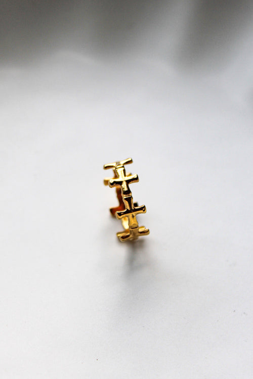 golden ring
stainless steel ring
adjustable ring
rings
sortijas
statement rings
chunky rings
anillos
spiral ring
cross ring
cruz
modern ring
cool
edgy
minimalist
shiny
polished
textured
trendy
unisex
fashion
sculptural
waterproof earring
contemporary