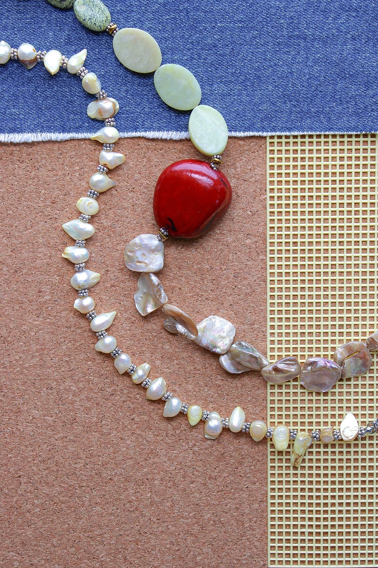 Handmade necklaces by Marveyra handcrafted in Puerto Rico featuring unique artisan designs, stainless steel details, pearls, natural-inspired elements, charms, chains, and contemporary accents. Every piece is created to stand out with an alternative, beach-inspired, unisex aesthetic and can be layered or styled for everyday wear. / Collares artesanales de Marveyra hechos a mano en Puerto Rico con diseños únicos, detalles en acero inoxidable, perlas, elementos inspirados en la naturaleza, dijes, cadenas y ac
