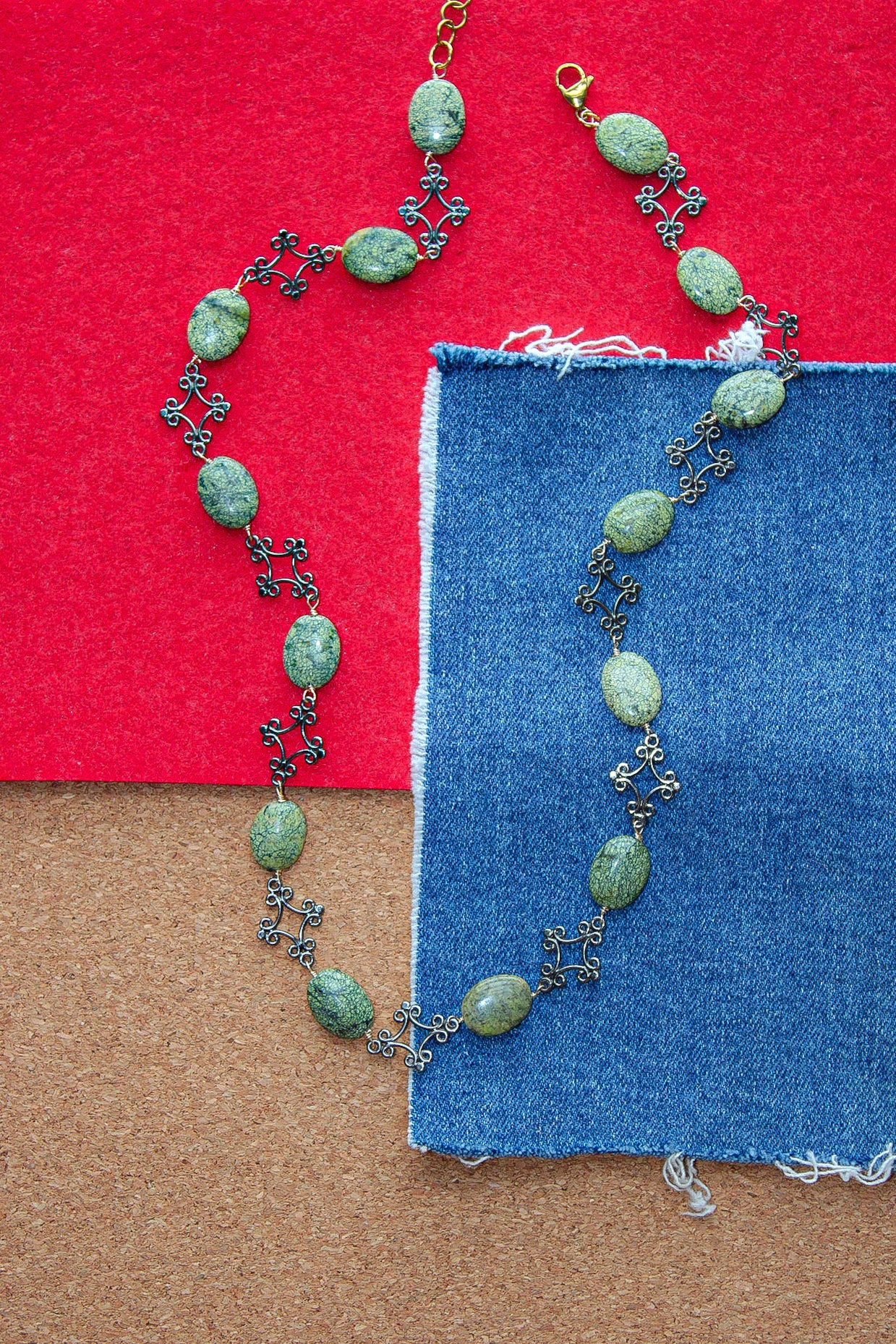 Handmade necklaces by Marveyra handcrafted in Puerto Rico featuring unique artisan designs, stainless steel details, pearls, natural-inspired elements, charms, chains, and contemporary accents. Every piece is created to stand out with an alternative, beach-inspired, unisex aesthetic and can be layered or styled for everyday wear. / Collares artesanales de Marveyra hechos a mano en Puerto Rico con diseños únicos, detalles en acero inoxidable, perlas, elementos inspirados en la naturaleza, dijes, cadenas y ac