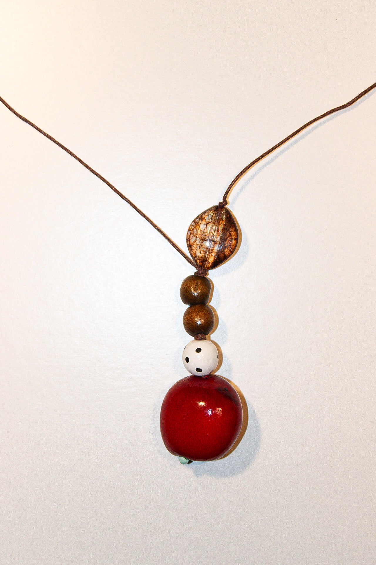 Handmade necklaces by Marveyra handcrafted in Puerto Rico featuring unique artisan designs, stainless steel details, pearls, natural-inspired elements, charms, chains, and contemporary accents. Every piece is created to stand out with an alternative, beach-inspired, unisex aesthetic and can be layered or styled for everyday wear. / Collares artesanales de Marveyra hechos a mano en Puerto Rico con diseños únicos, detalles en acero inoxidable, perlas, elementos inspirados en la naturaleza, dijes, cadenas y ac